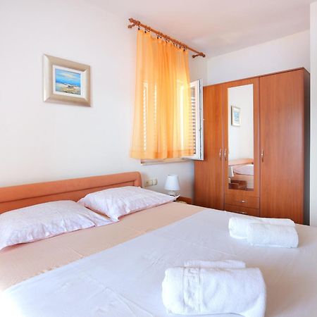 Apartments By The Sea Seget Vranjica, Trogir - 13771 Zimmer foto