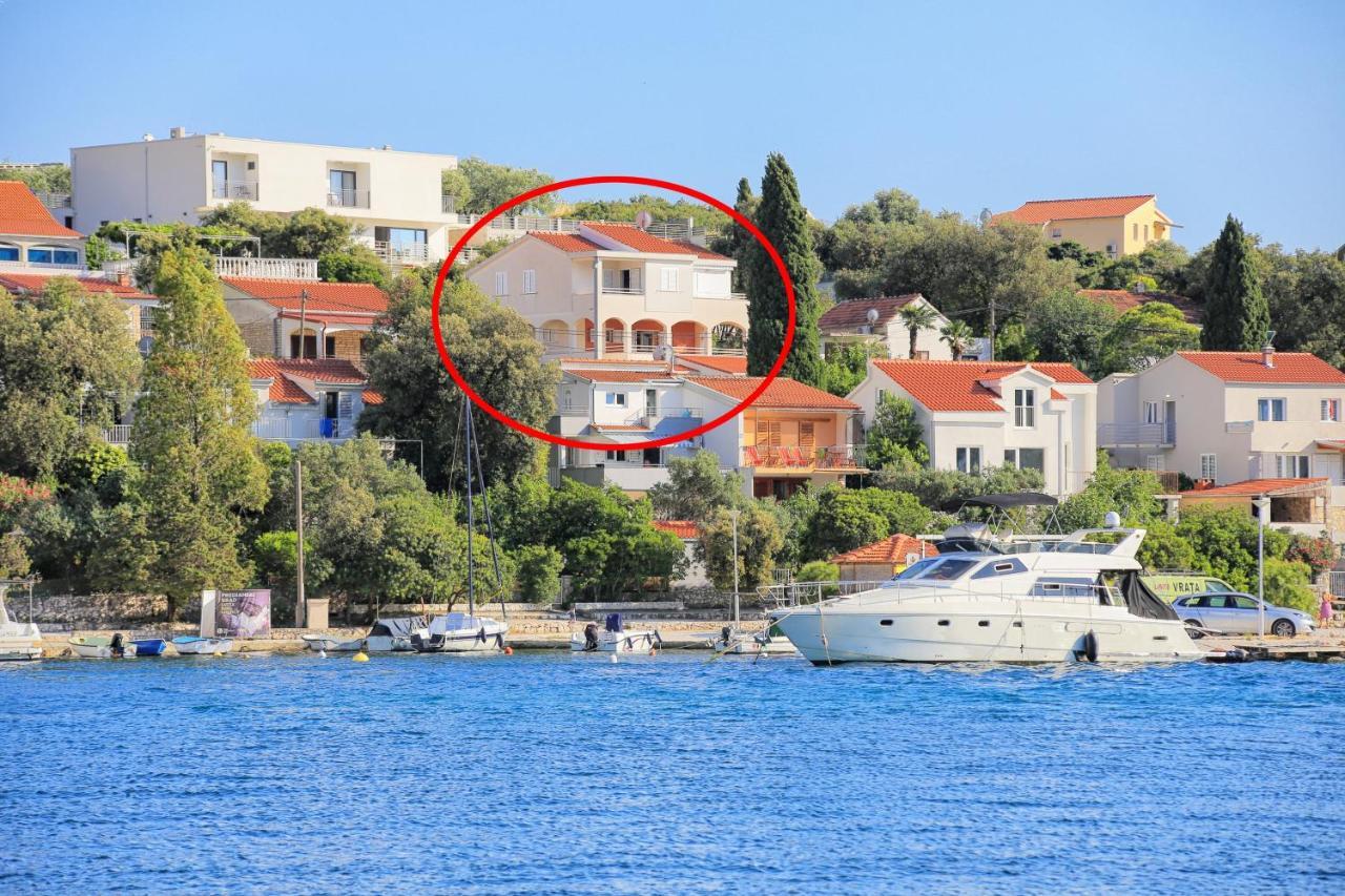 Apartments By The Sea Seget Vranjica, Trogir - 13771 Exterior foto