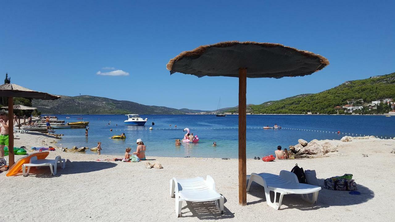 Apartments By The Sea Seget Vranjica, Trogir - 13771 Exterior foto